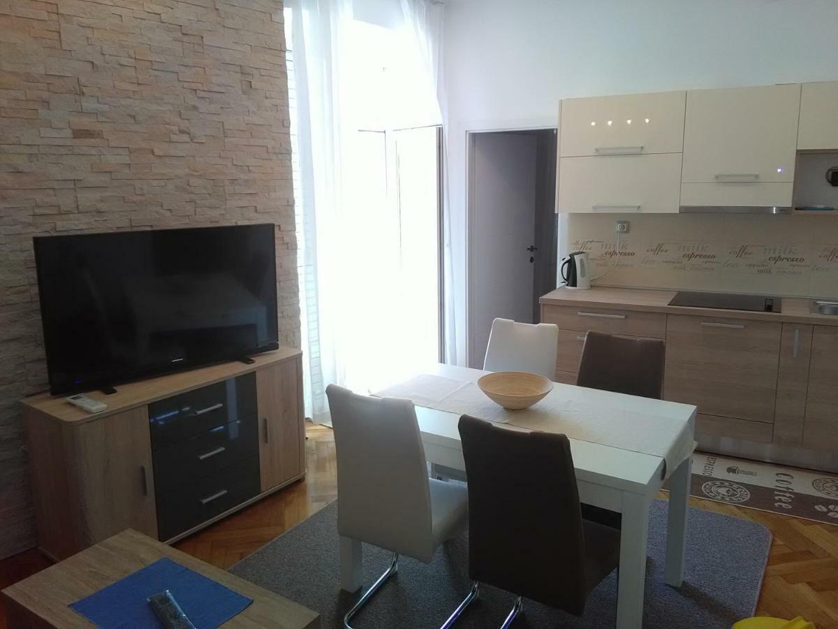 Apartment Sandra 2+2 *** Crikvenica Exterior foto